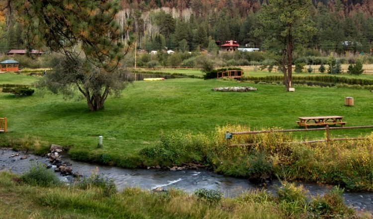 Cabin view of river and lakes in Greer, AZ